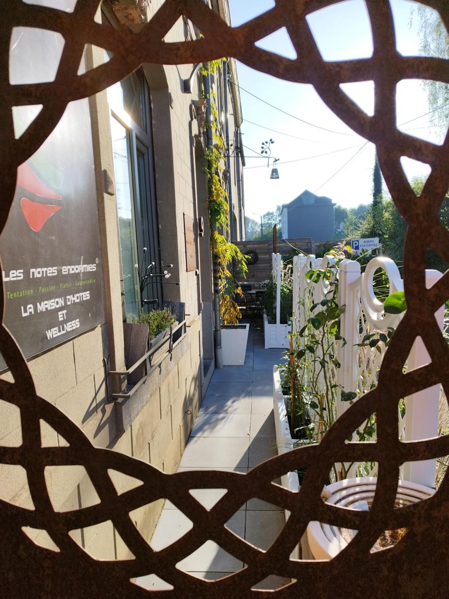 Maison D'Hote Les Notes Endormies Suite Le Refuge Walcourt Dış mekan fotoğraf