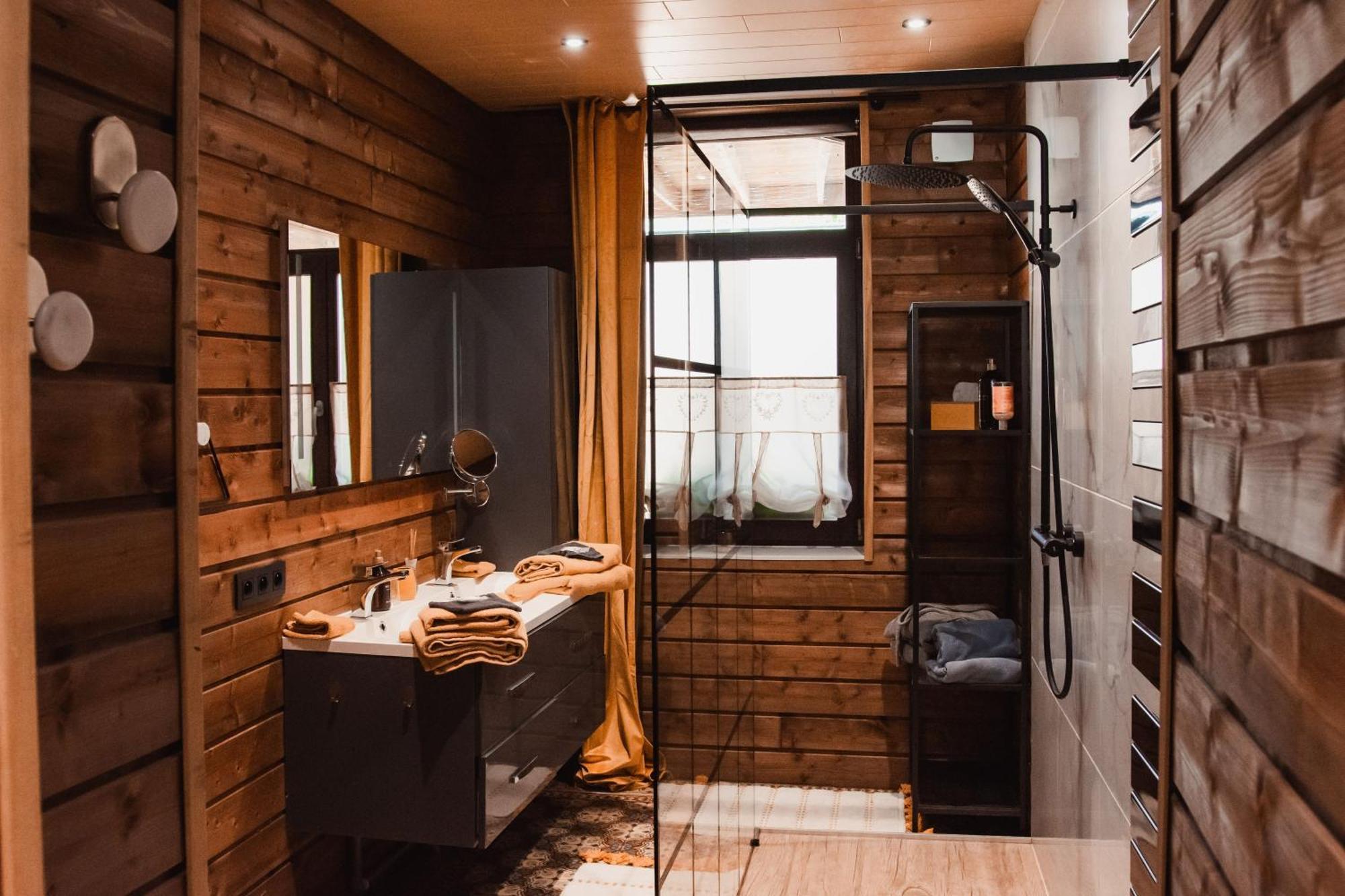 Maison D'Hote Les Notes Endormies Suite Le Refuge Walcourt Dış mekan fotoğraf